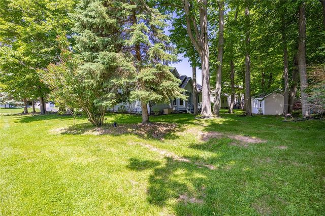 21 Rose Dust Drive, Greece, NY 14626