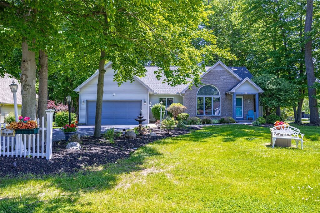 21 Rose Dust Drive, Greece, NY 14626