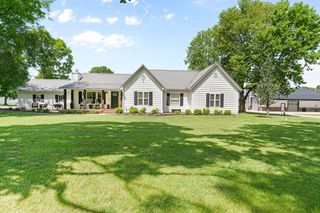 3295 South Farm Road 199, Springfield, MO 65809