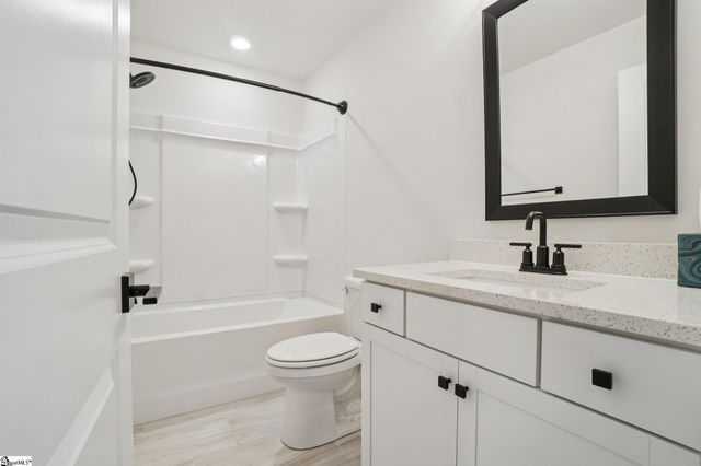 432 Jack Hunter Place, Woodruff, SC 29388