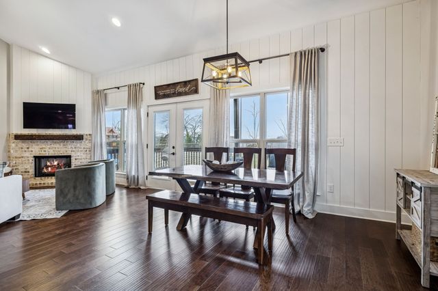 143 W Hester Rd, Cottontown, TN 37048