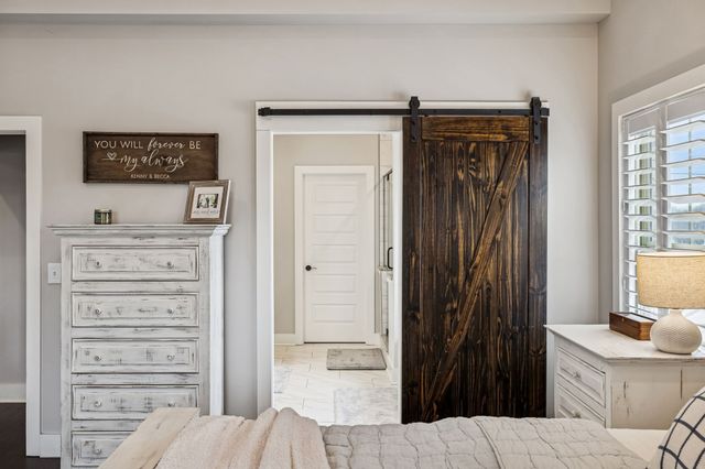 143 W Hester Rd, Cottontown, TN 37048