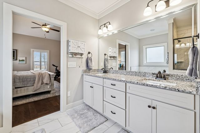 143 W Hester Rd, Cottontown, TN 37048