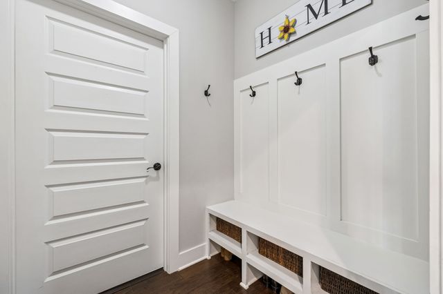 143 W Hester Rd, Cottontown, TN 37048