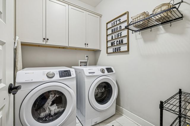 143 W Hester Rd, Cottontown, TN 37048