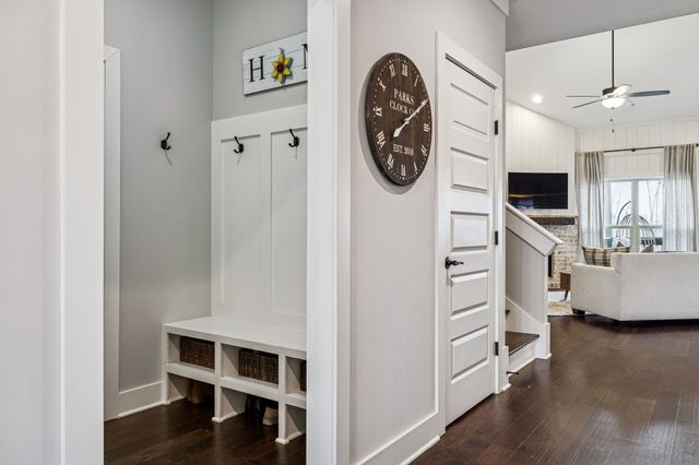 143 W Hester Rd, Cottontown, TN 37048