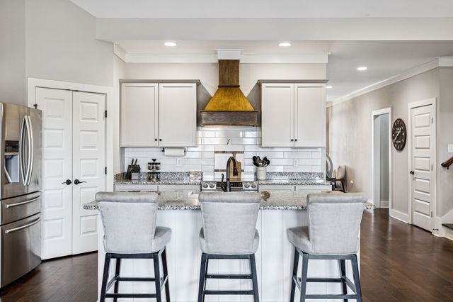 143 W Hester Rd, Cottontown, TN 37048