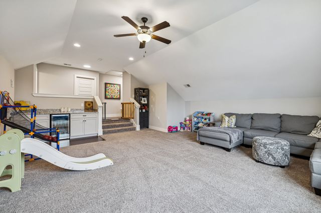 143 W Hester Rd, Cottontown, TN 37048