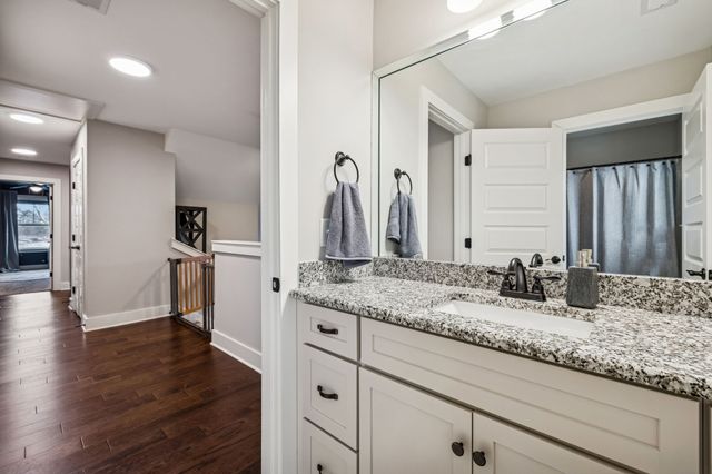 143 W Hester Rd, Cottontown, TN 37048