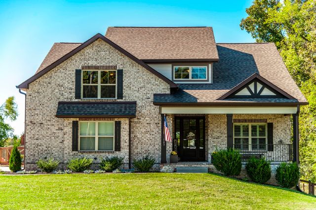 143 W Hester Rd, Cottontown, TN 37048