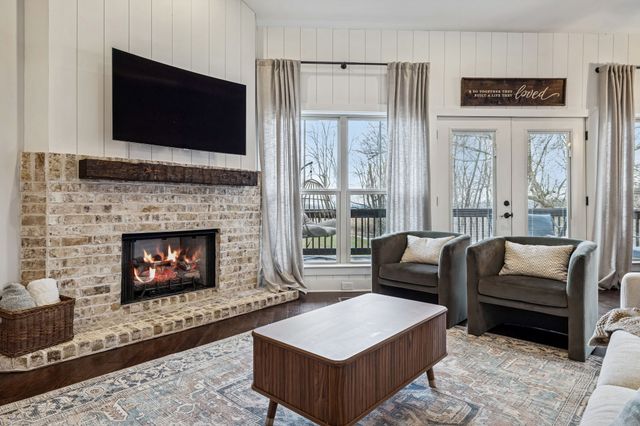 143 W Hester Rd, Cottontown, TN 37048