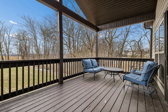 143 W Hester Rd, Cottontown, TN 37048