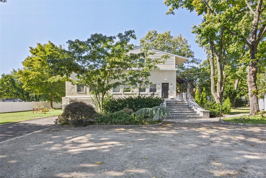 792 Larkfield Road, East Northport, NY 11731 — photo 2