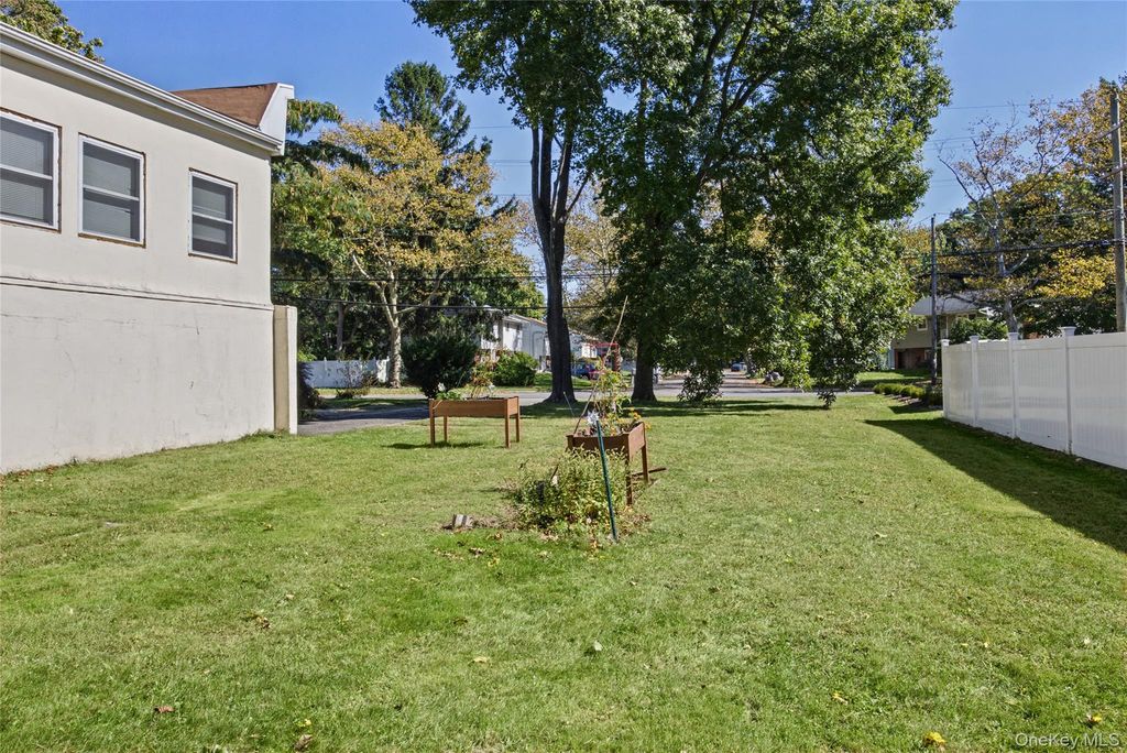 792 Larkfield Road, East Northport, NY 11731 — photo 5