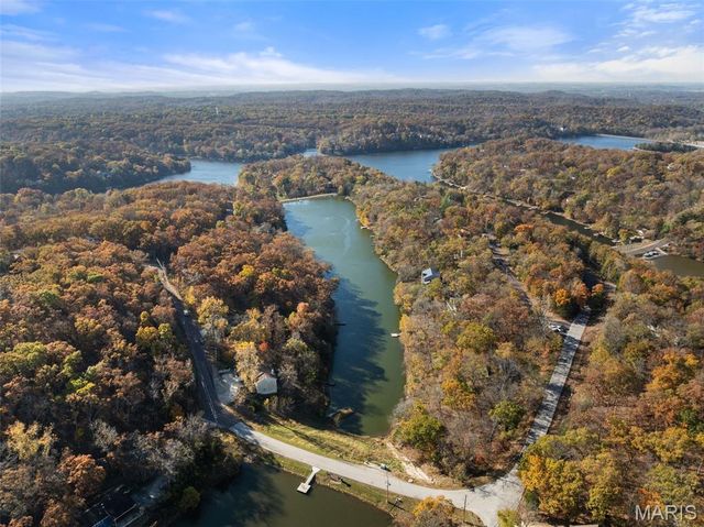 1355 S Lake Sherwood Drive, Marthasville, MO 63357