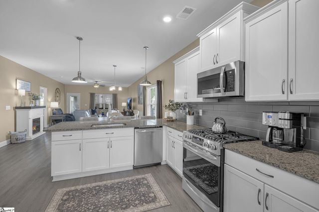 61 Woodcross Drive, Simpsonville, SC 29681