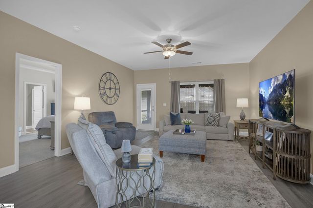 61 Woodcross Drive, Simpsonville, SC 29681