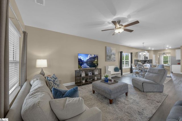 61 Woodcross Drive, Simpsonville, SC 29681