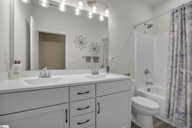 61 Woodcross Drive, Simpsonville, SC 29681