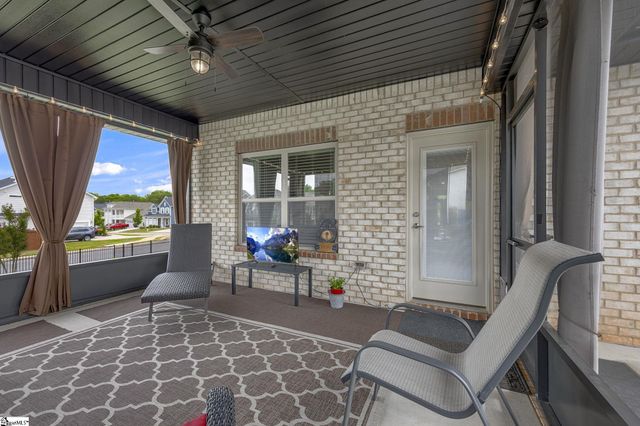61 Woodcross Drive, Simpsonville, SC 29681