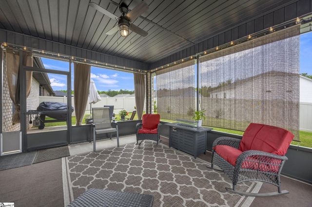 61 Woodcross Drive, Simpsonville, SC 29681