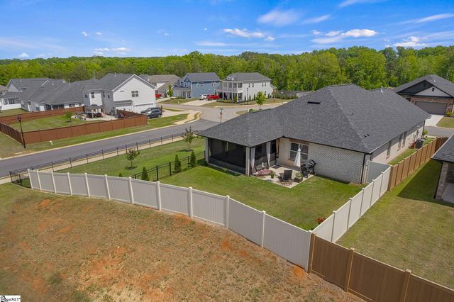 61 Woodcross Drive, Simpsonville, SC 29681