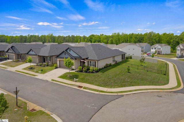 61 Woodcross Drive, Simpsonville, SC 29681