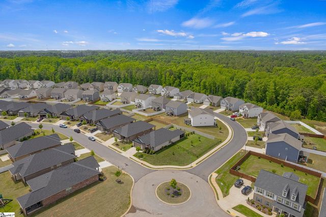 61 Woodcross Drive, Simpsonville, SC 29681