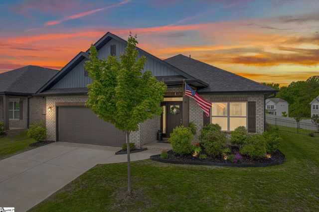 61 Woodcross Drive, Simpsonville, SC 29681