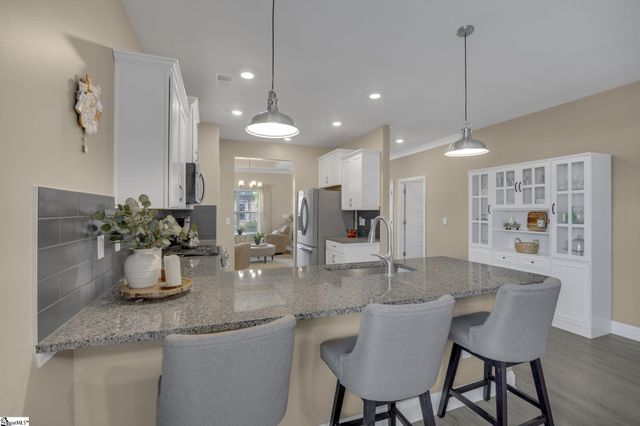 61 Woodcross Drive, Simpsonville, SC 29681
