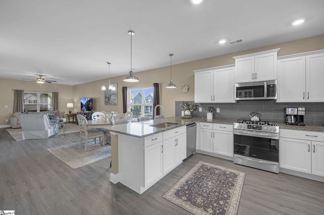 61 Woodcross Drive, Simpsonville, SC 29681