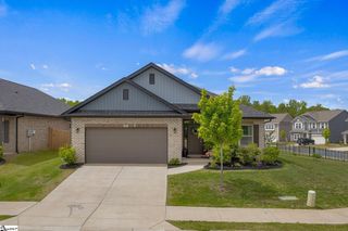 61 Woodcross Drive, Simpsonville, SC 29681