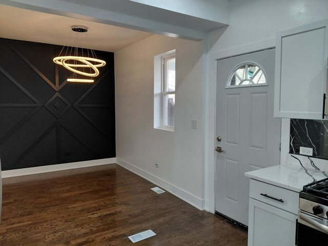 6441 S Campbell Avenue, Chicago, IL 60629