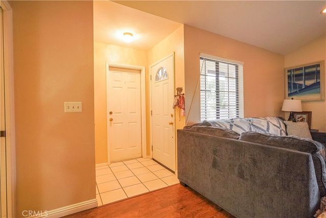 19273 Palm Way, Apple Valley, CA 92308