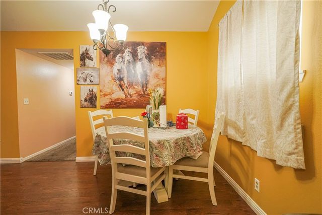 19273 Palm Way, Apple Valley, CA 92308