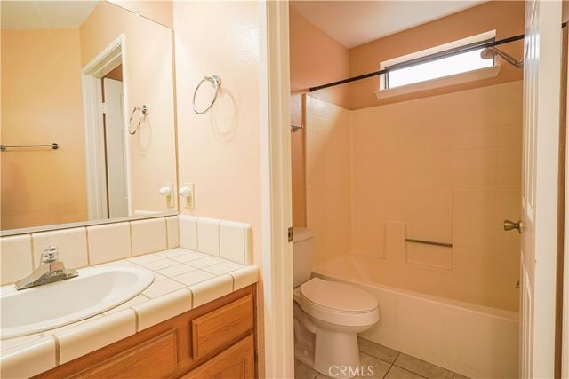 19273 Palm Way, Apple Valley, CA 92308