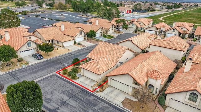 19273 Palm Way, Apple Valley, CA 92308