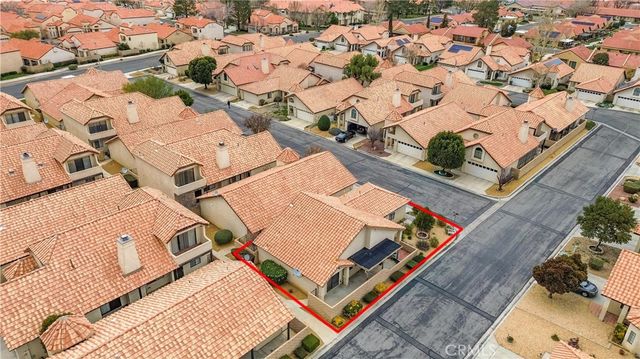 19273 Palm Way, Apple Valley, CA 92308