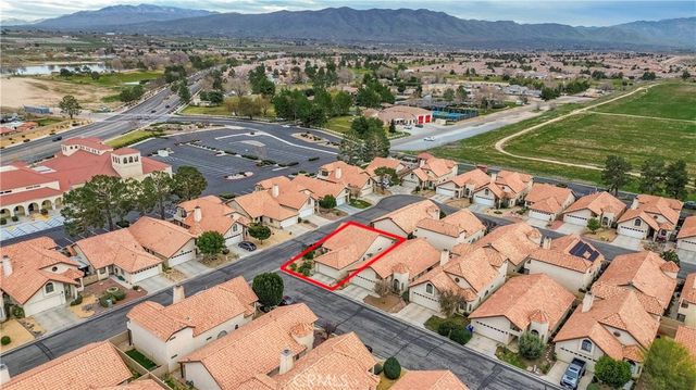 19273 Palm Way, Apple Valley, CA 92308