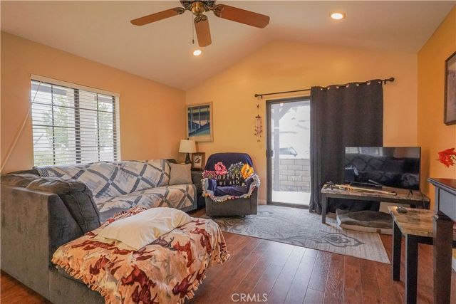 19273 Palm Way, Apple Valley, CA 92308