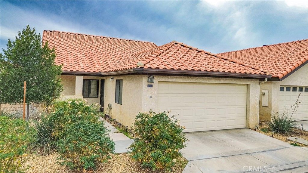 19273 Palm Way, Apple Valley, CA 92308