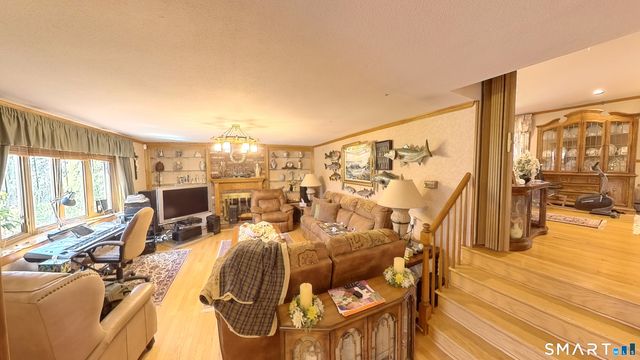 14 Shepard Road, West Hartford, CT 06110