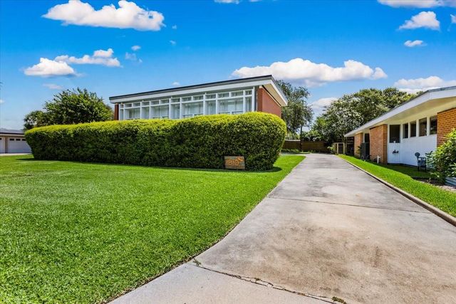 1310 Harbor View Drive, Galveston, TX 77550
