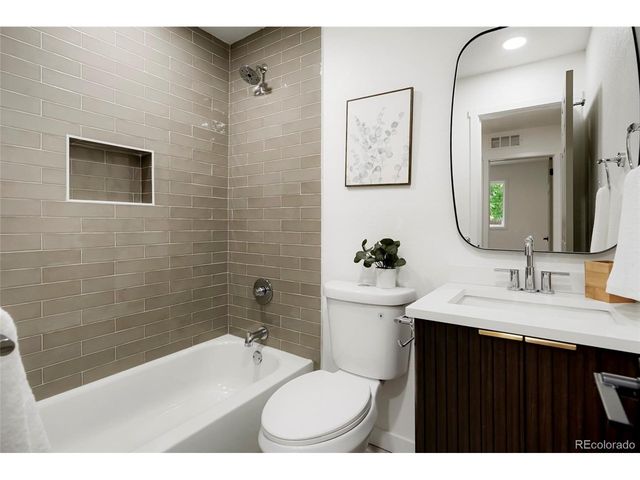 106 Emerald St, Broomfield, CO 80020