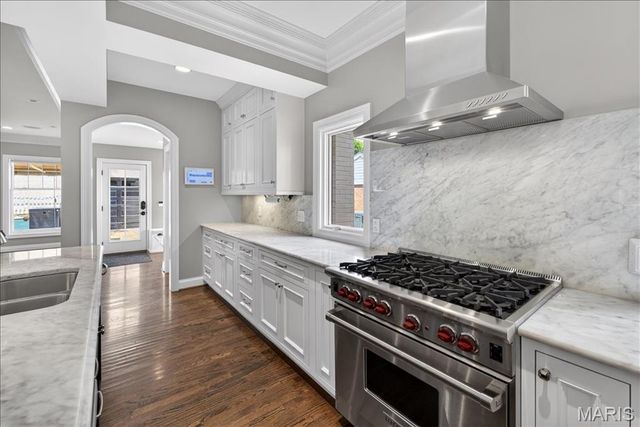 8125 Westmoreland Avenue, Clayton, MO 63105