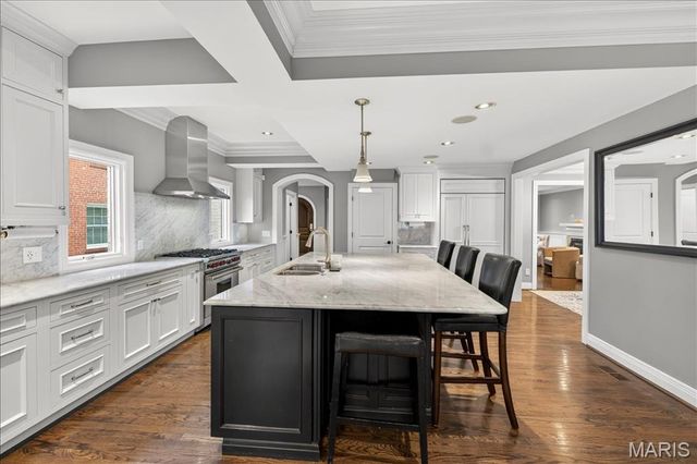 8125 Westmoreland Avenue, Clayton, MO 63105