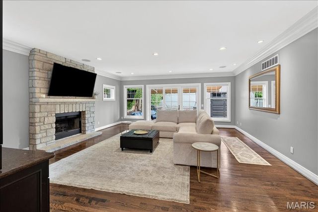 8125 Westmoreland Avenue, Clayton, MO 63105