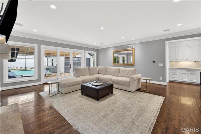 8125 Westmoreland Avenue, Clayton, MO 63105