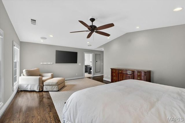 8125 Westmoreland Avenue, Clayton, MO 63105
