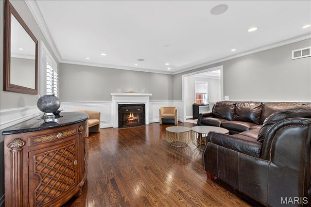 8125 Westmoreland Avenue, Clayton, MO 63105